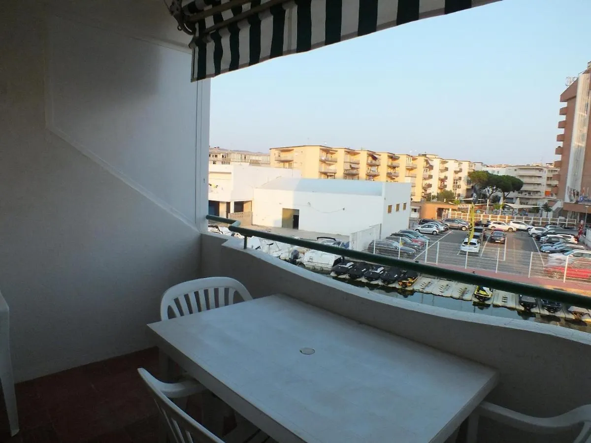 Apartamento En Roses Con Piscina Comunitaria Y Vista A La Costa - Es-204-44