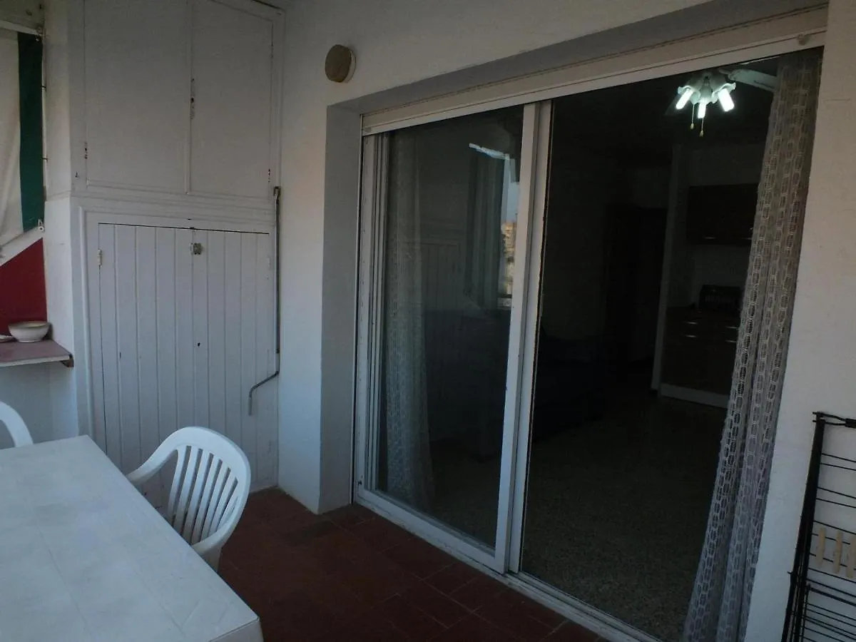 Apartamento En Roses Con Piscina Comunitaria Y Vista A La Costa - Es-204-44